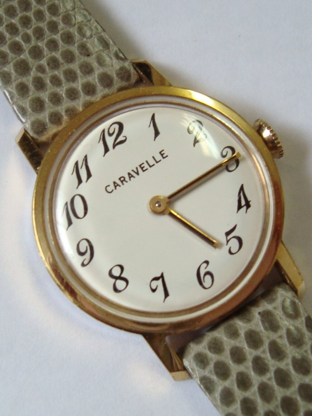 VINTAGE LADY WIND UP CARAVELLE ,RUN GREAT